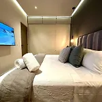 Luxury Loft With Rooftop Pool & Prime Location By Solmar Rentals